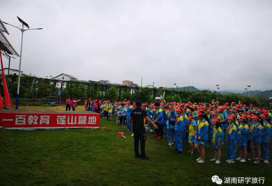 先来一段热身舞蹈